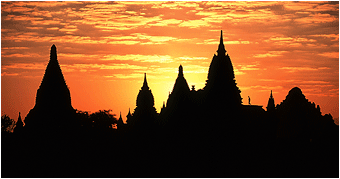 solnedgang over bagan, burma