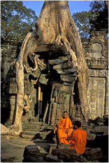 foto av munker i Angkor Wat Cambodia.